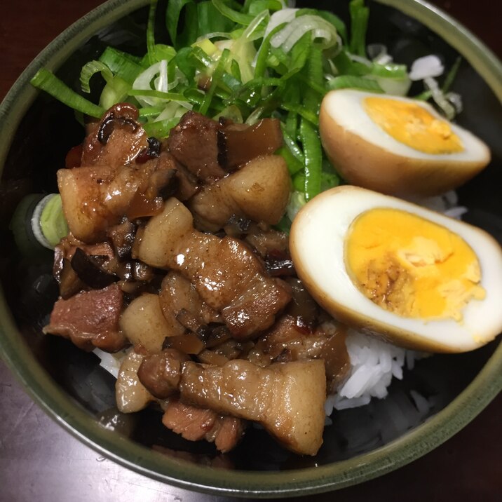 ちょっとピリ辛、ルーローハン